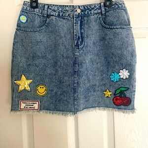 NWT Honey Punch Denim Skirt with‎ Fun Patches Size Large